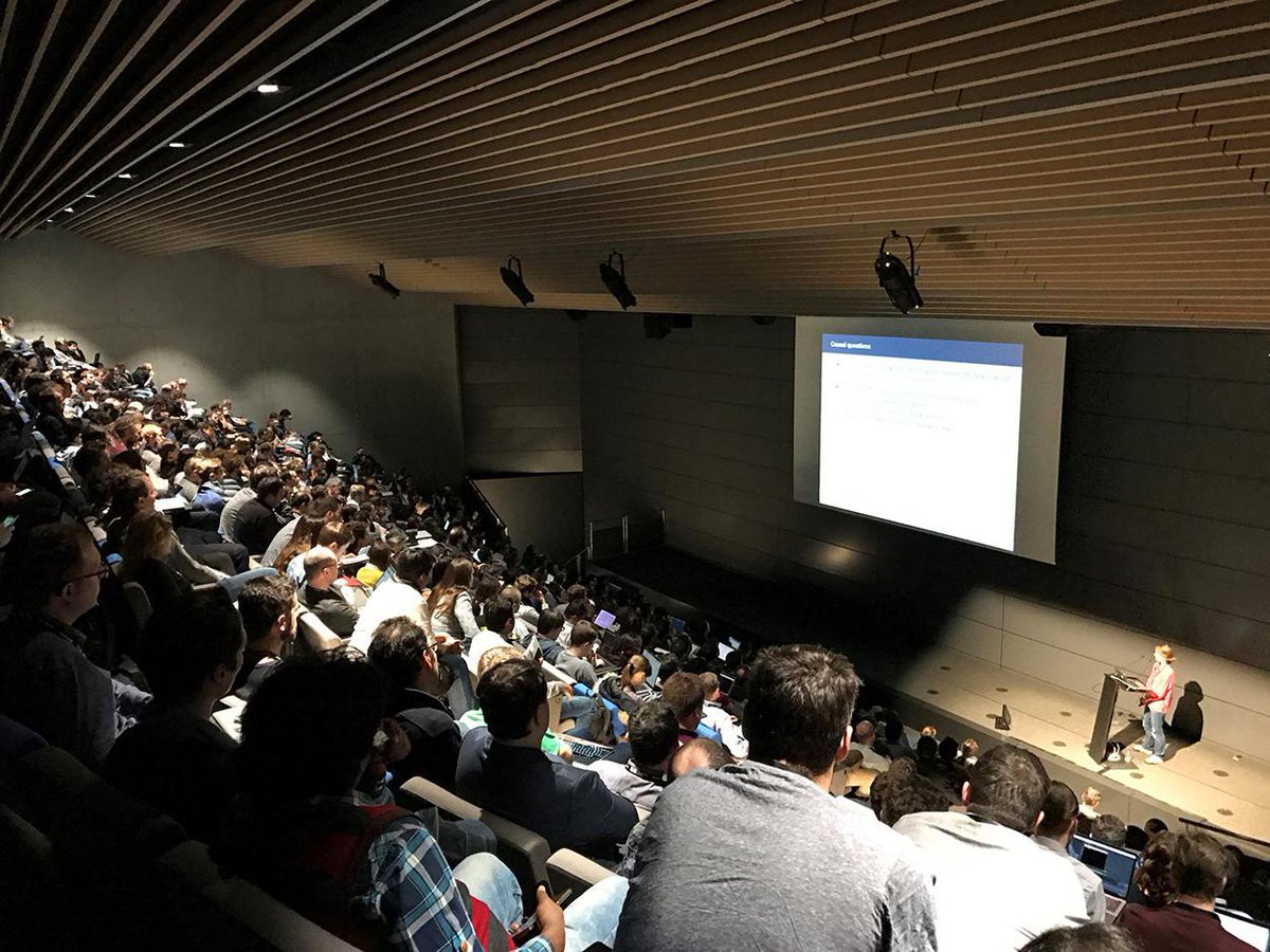 EPFL's tweet image. L&apos;apprentissage automatique réunit l&apos;industrie et le monde académique ow.ly/DoIE308RoSG #epflIC