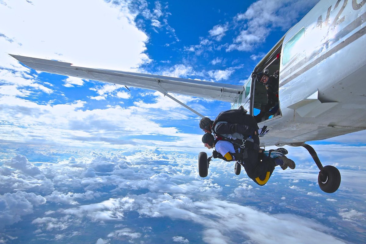 Challenge your club to #skydive for charity this year! Here's everything you need to know about #tandem skydiving: buff.ly/2k3wE1z