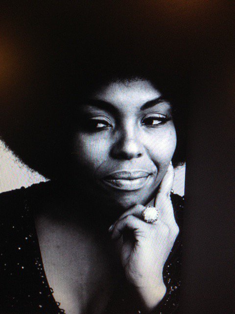 Conflicting dates for Roberta Flack\s birthday today.....happy she\s here regardless 