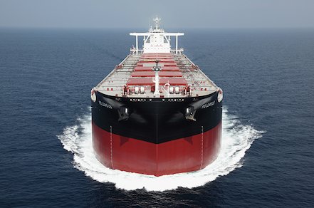 Splash_247's tweet photo. The human touch required in a shipping deal https://t.co/re7sVgaEHw https://t.co/7RdAIFOP3e