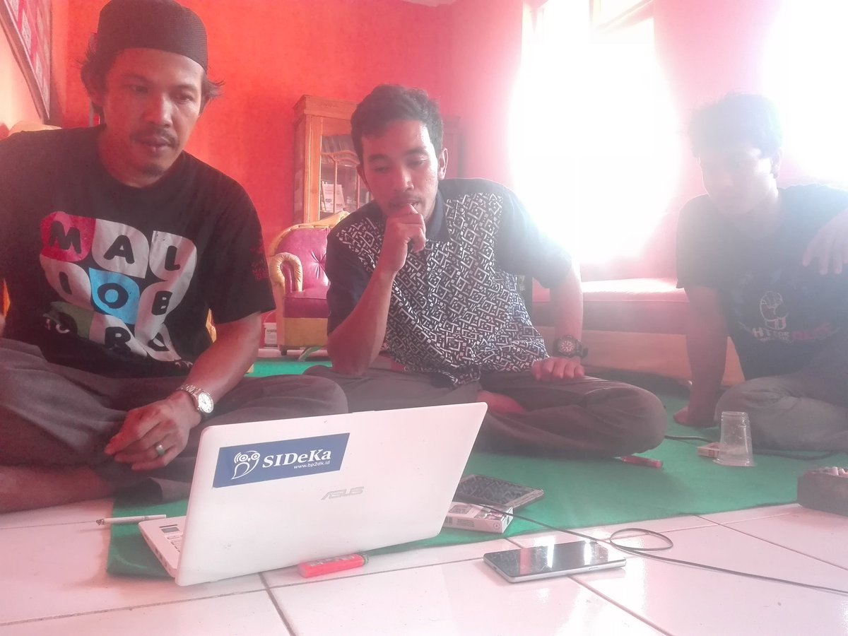 padanglampe_id's tweet photo. mulai mengolah data  sistem informasi desa  untuk merencanakan pembangunan #sideka #bp2dk  @imeilandi @PrakarsaDesa @KemenDesa @DitjenPDT https://t.co/QEcqqNCYNv