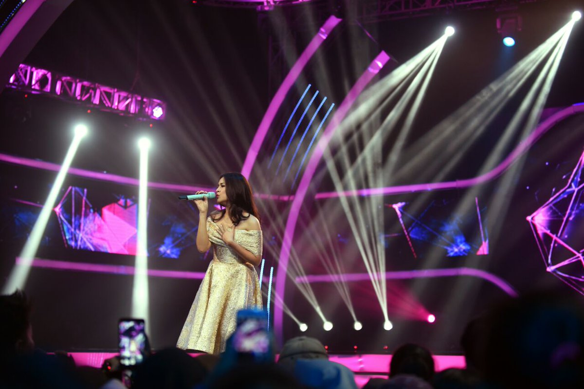 raisa6690's tweet photo. Reminiscing #WeLoveDisneyIndo in 2015. Performing some of my favorite Disney songs again this Sunday, 4 pm on RCTI. Who’s watching? https://t.co/Czl7MuVcg2
