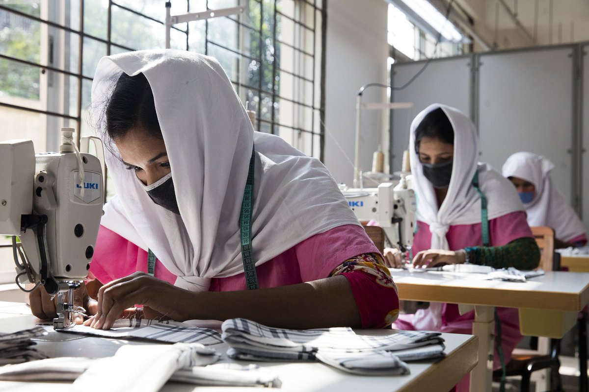 WBG_Poverty's tweet image. #Bangladesh's garment industry helped uplift many #poor &amp;amp; vulnerable women. One program aimed to empower even more: wrld.bg/Y4er308OlDK