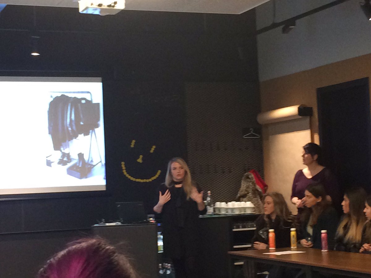 How to dress in the flagship Kalverstraat! <a href="/JolandevdMeer/">Jolande van der Meer</a> @DianeVanGool <a href="/AlmeidaHkm/">MichelleAlmeidaHKM</a> @SuzanneMichalik <a href="/HeidiBeek/">Heidi van der beek</a> <a href="/CallaertF/">fransien callaert</a> <a href="/KimberlyDeC/">Kimberly de Coninck</a>