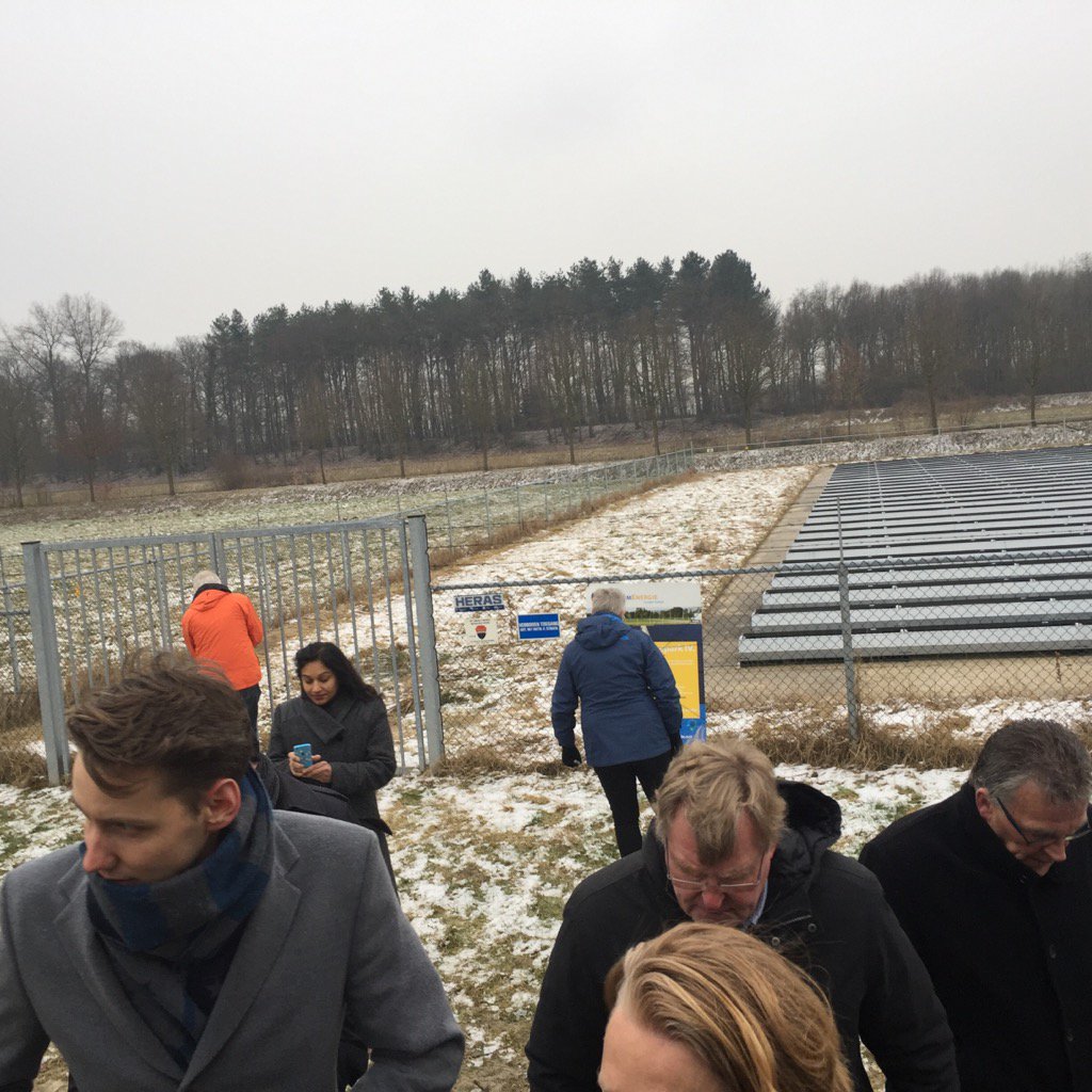 Samen met wethouders <a href="/provgroningen/">Provincie Groningen</a> blik op zonnepark <a href="/LochemEnergie/">LochemEnergie</a> geworpen. #zonnepanelen #energietransitie