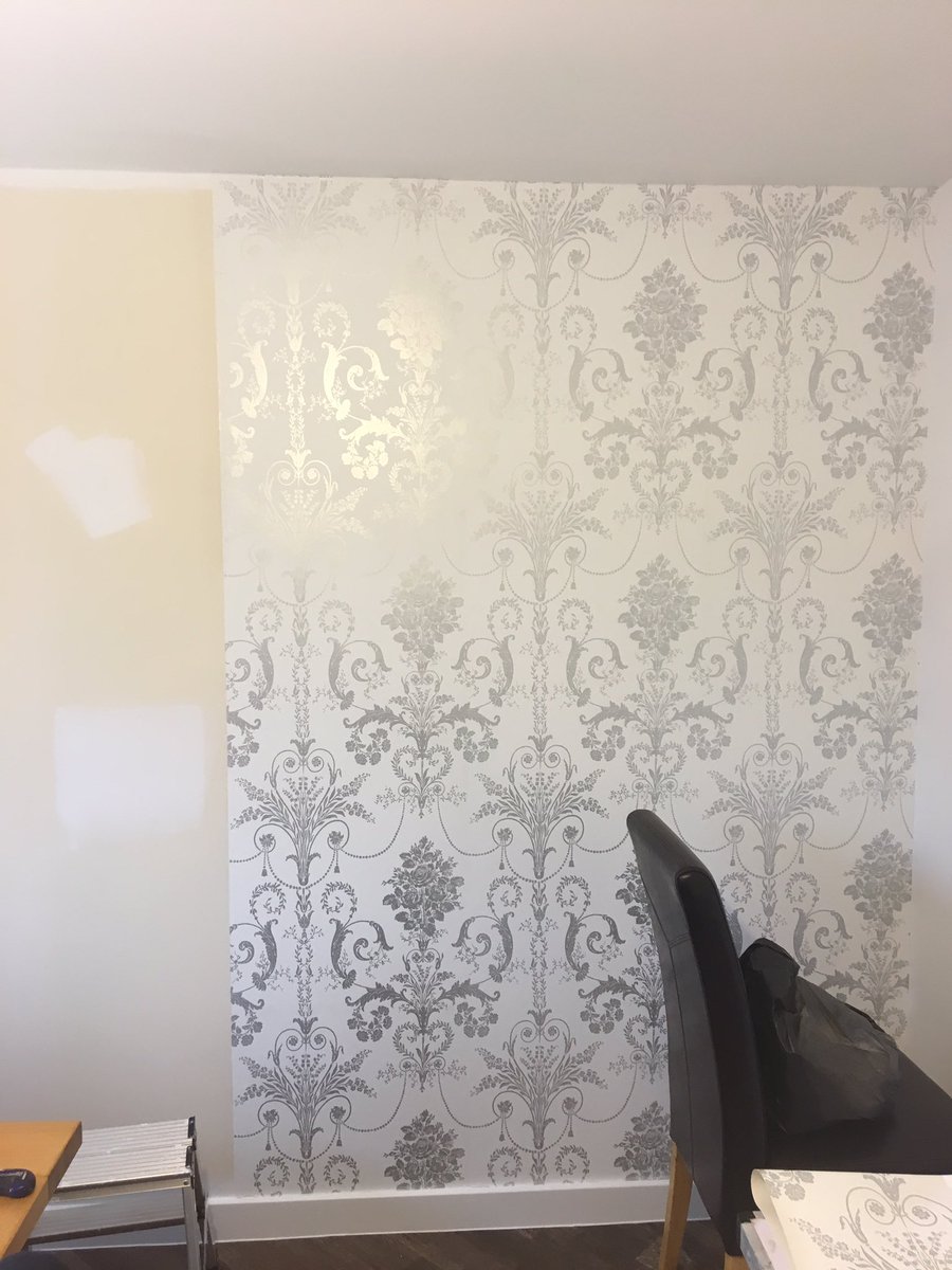 Loving hanging this <a href="/LauraAshleyUK/">Laura Ashley</a> wallcovering!! #feature #wall #friday #lillywhite #alwaysaqualityfinish