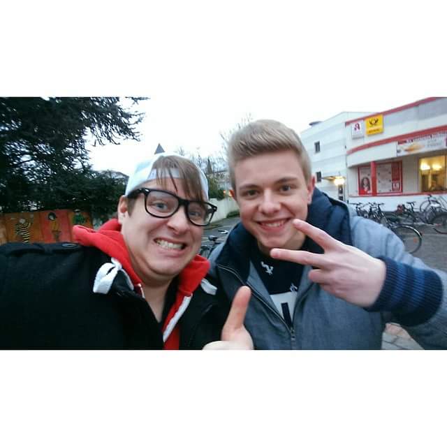 SceneTakeDan's tweet photo. @jonas_ems und Luke 😃
#VollimLeben #scenetake #Oberucken https://t.co/dh0UwLe4OA