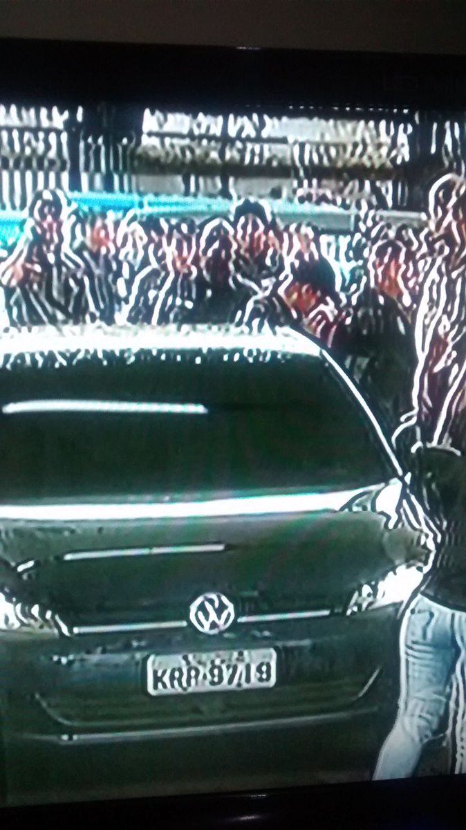 AtentaSilva's tweet photo. @LeiSecaRJ  começando o bloqueio nos batalhão vamos passar a notícia certa, ninguém sai ninguém entra na Tijuca e mesquita! https://t.co/IK9KZwfId1