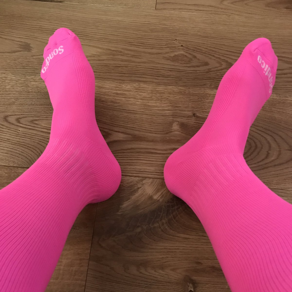 bossandpainpig's tweet photo. #footiesocks https://t.co/wFMnnxfDUP
