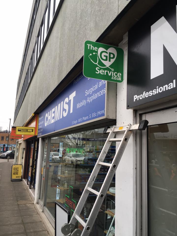 BoardsOnlineuk's tweet photo. A selection of the first batch of GP Service signs installed at chemists across the country. Want national service? Look no further! https://t.co/GT3hXf2K7Z