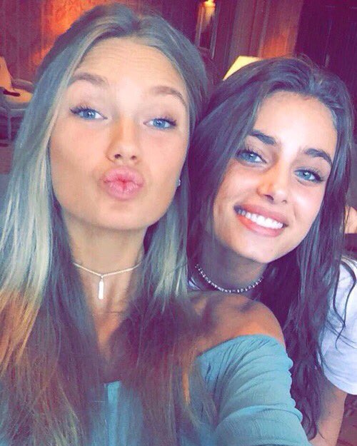 kalanigdrall's tweet photo. There's nothing better than being in the arms of the one you love {+3} 👩‍❤️‍💋‍👩 https://t.co/pST9Wpd5mt