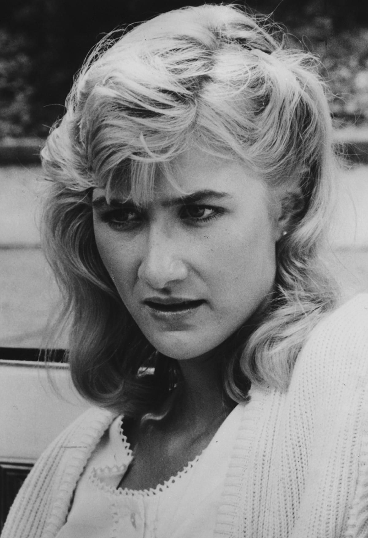 Happy birthday to Laura Dern. Photo from Blue Velvet, 1986. 