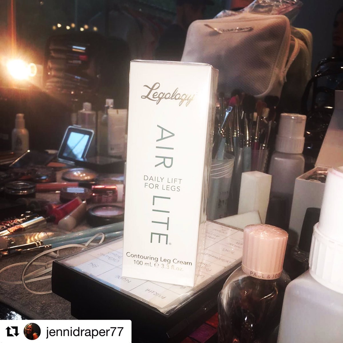 KateShapland's tweet photo. Top manicurist @jennidraper has discovered the virtues of @legology #airlite after running #applytofly #LFW https://t.co/i13HslNuqv