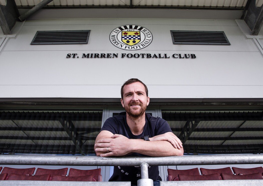 ashthetog's tweet photo. Environmental portrait #photography #football #environmentalportrait #stmirren #webster #paisley #paisley2021 https://t.co/PiMKvNSCti