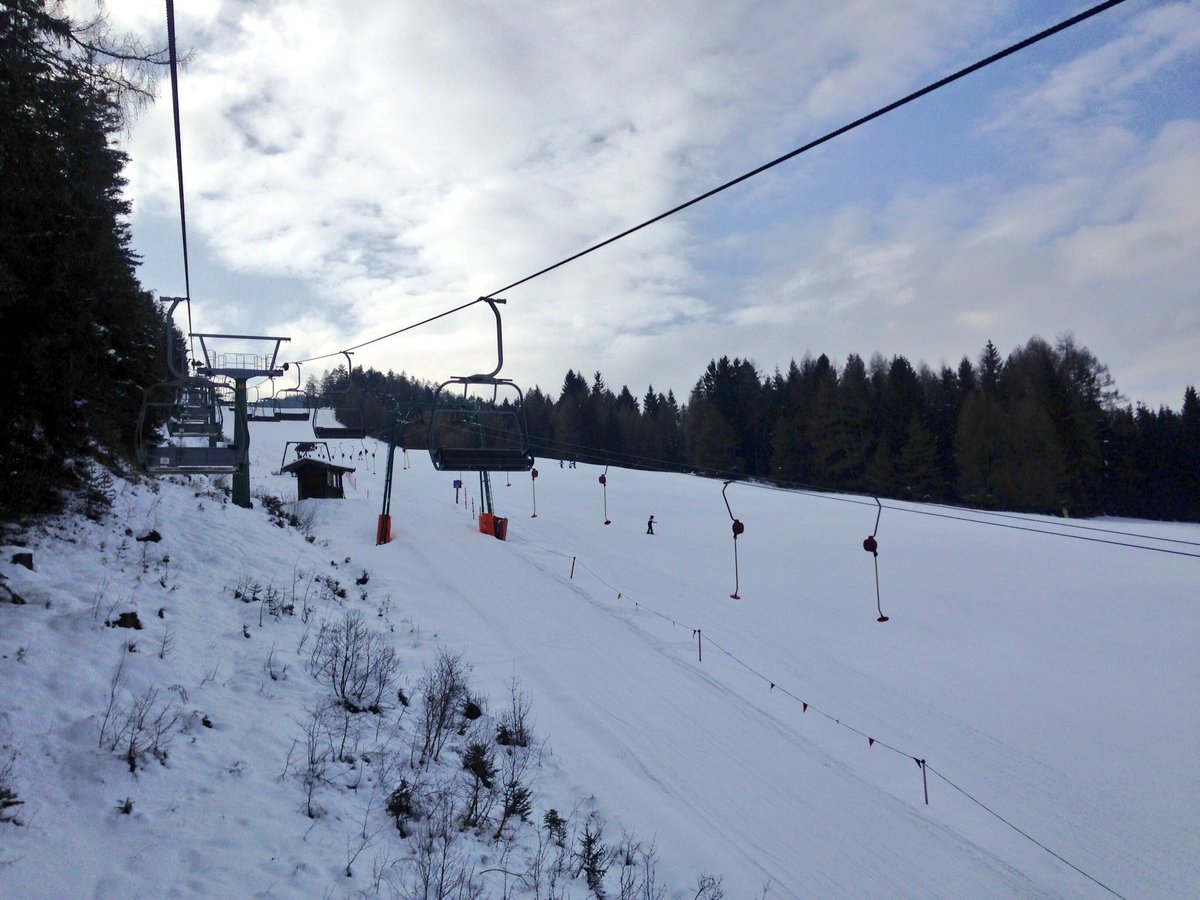 skiforum's tweet photo. Diretta dalle piste di #Rienza in #valPusteria ideali per bambini principianti o per allenamento https://t.co/UK1QJwC2bB