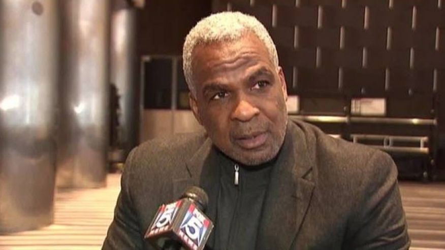 FoxNews's tweet photo. Ex-NY Knick Oakley denies provoking arrest  https://t.co/9GXeCt32SQ @fox5ny https://t.co/9UkJMuCIWo