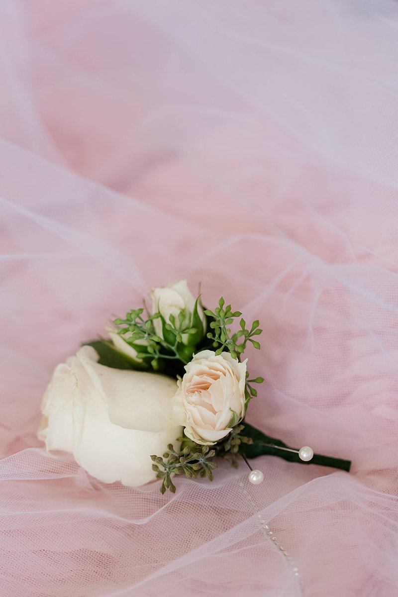 SouthernFlorals's tweet photo. Blush & cream #Boutonniere #Boutineer #Wedding #WeddingInspo #Florist #Florals #Details #Maconflorist #wedding #weddings #Bride #Blush https://t.co/brZQAyjxX6