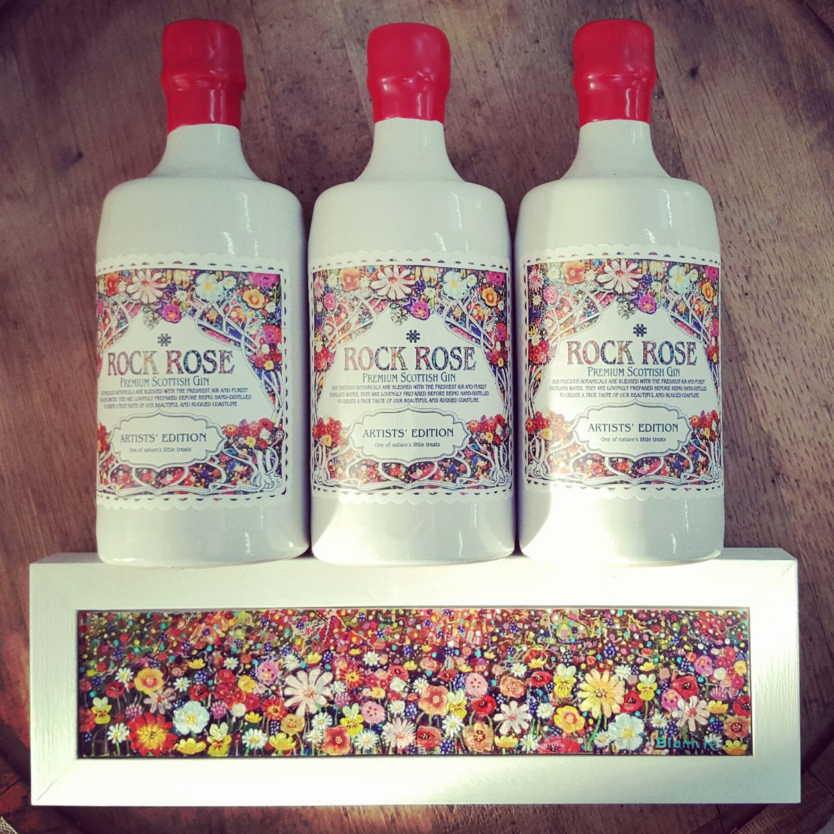RockRoseGin's tweet photo. Only 71 of 750 of the beautiful Artists' Edition Gin by Hope Blamire!! You better be quick if you want one! https://t.co/Tyi0zLUNKa :-) https://t.co/Y6xcrSErTH