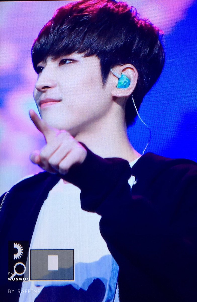 Raffine_WW's tweet photo. 170210 원우
캐럿랜드 오늘 최고다💕💕 행복한 시간 만들어 줘서 고마워 얘들아🐳🐳🐳
#원우 #WONWOO #세븐틴 #SEVENTEEN @pledis_17 https://t.co/onJuf7IZDq