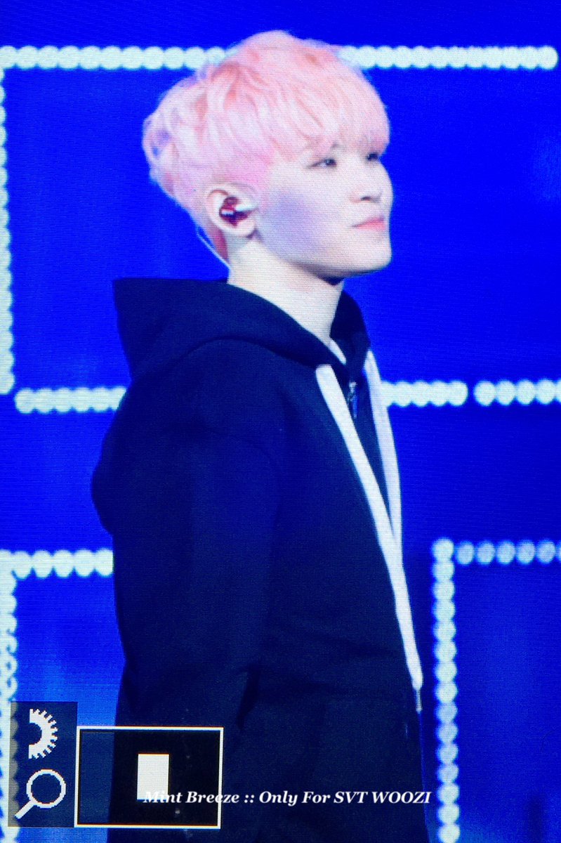 mintbreeze_wz's tweet photo. 170210 캐럿랜드 #세븐틴 #우지 

상큼달��� 딸기뽀이🍓🍓 https://t.co/DcDB4vqpKv