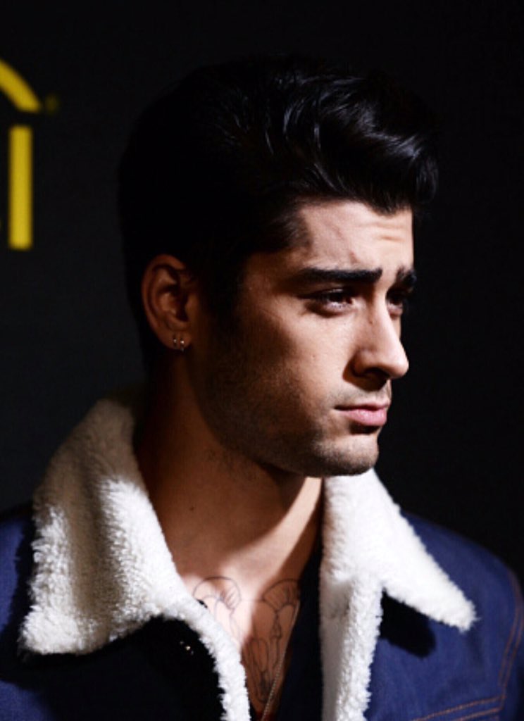 satinandgold's tweet image. To increase votes ~
Tweet 2 pics and tag 10 people ✖️
RT ✖️ 
If you are tagged do the same ✖️
#iHeartAwards #BestMusicVideo #Pillowtalk