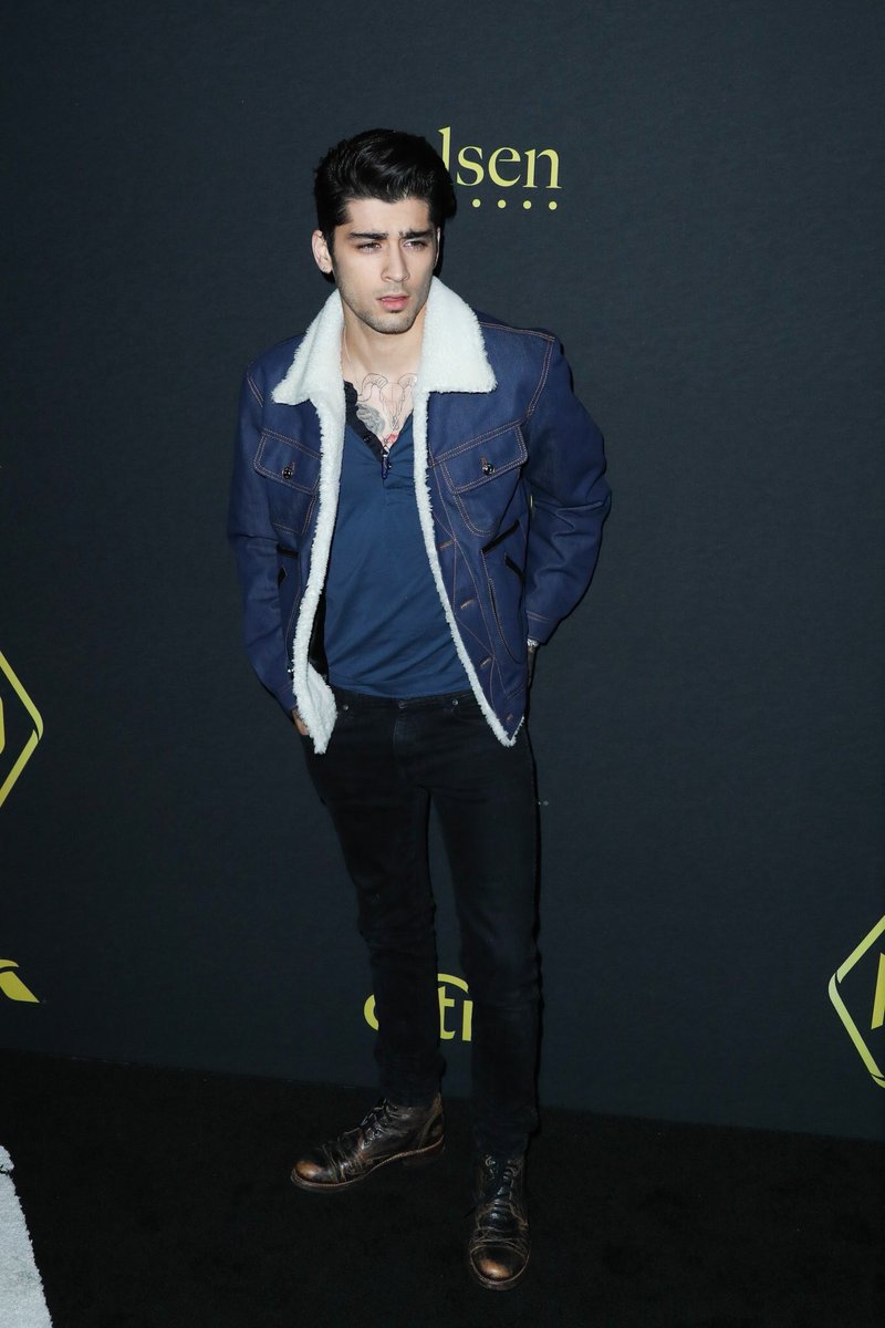 ZaynJMNews's tweet photo. #HQ | Zayn at the @billboard Power 100 event. (#13-14) https://t.co/LVt997r2fK
