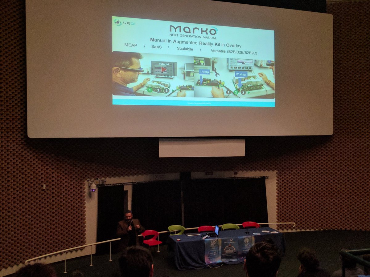 studiomapp's tweet photo. #manuale in #realta #aumentata in #overlay con Marko di Emanuele Borasio di @wear_mobile a #SEW17 #sew17romagna #Ravenna #AugmentedReality https://t.co/52tos0NiNN