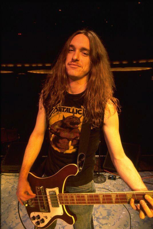 May we never forget the best that ever lived cliff Burton happy birthday and R.I.P 