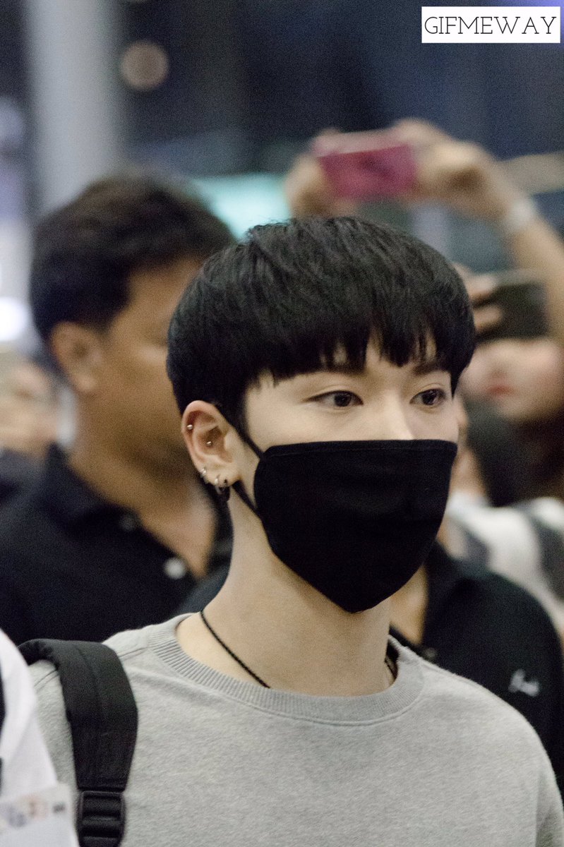 carbonarableu's tweet photo. Mask can never hide perfection of yours https://t.co/D3CizlxwyT