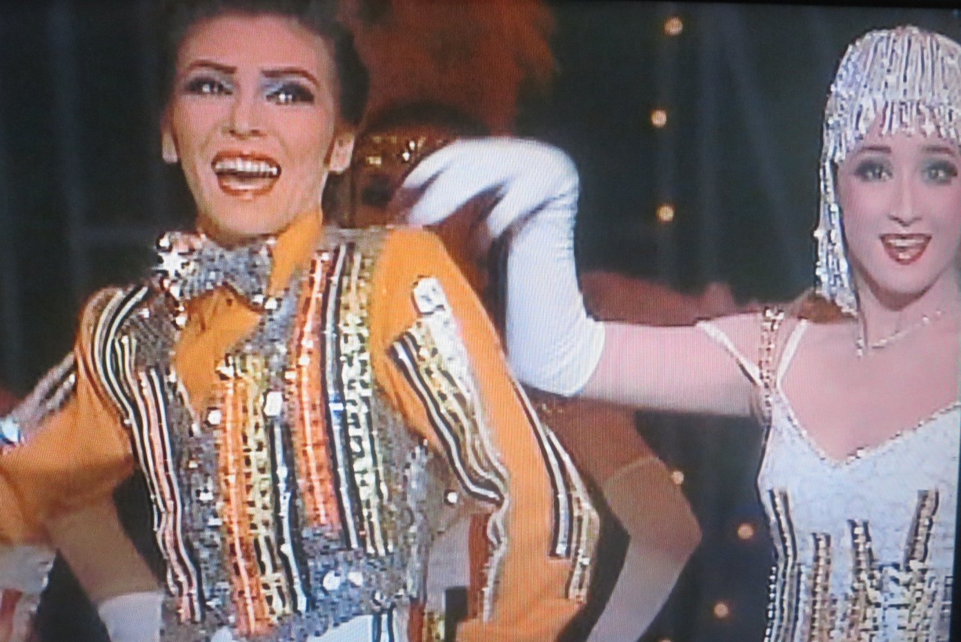 ケイト Al Twitter スカステ名探偵はひとりぼっち録画見た プロローグなつめさん ひとちゃん素敵 プロローグではあんなに笑顔だったなーちゃん お芝居ではニヒル 電話してる姿もカッコ良い 腕をブルンブルンしてるペイさん 後ろで笑い堪えるの大変だっ