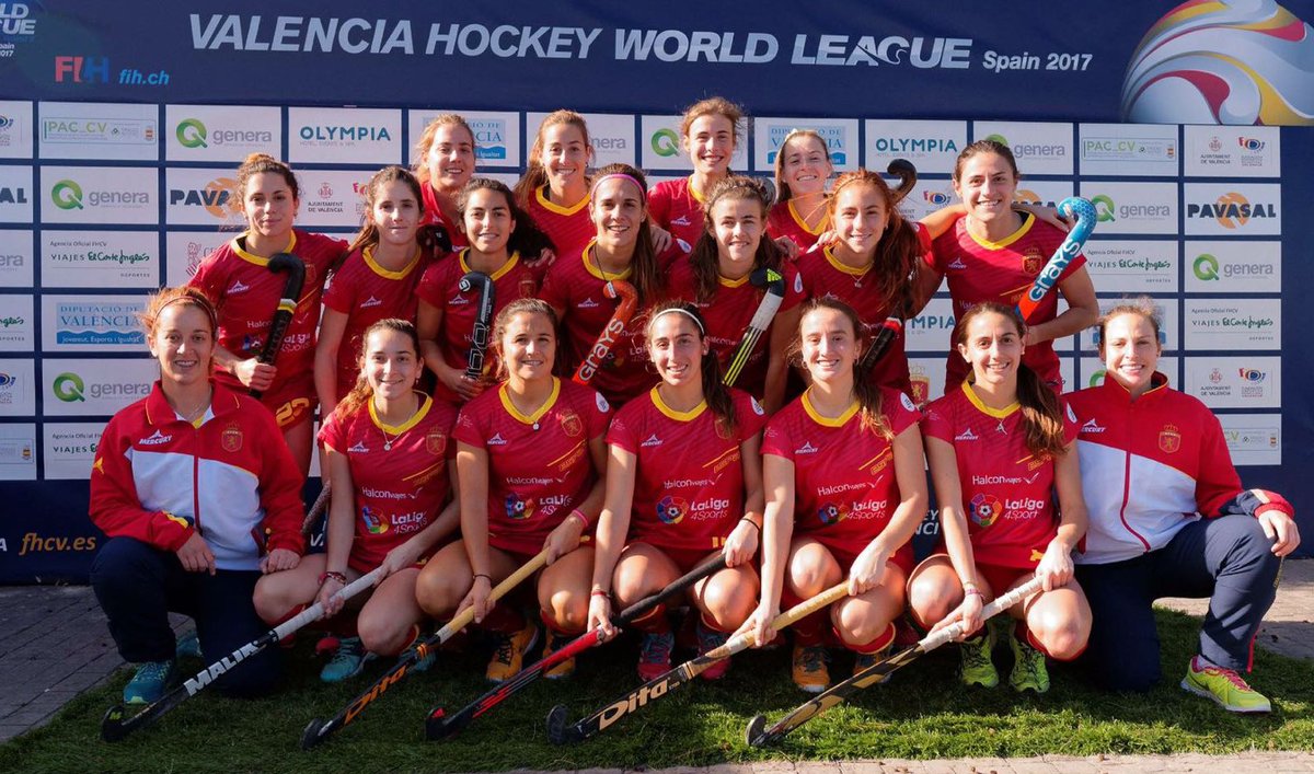 Grada1TV's tweet photo. La @AbsolutaFem disputa mañana (16.30) ante @SCOhockeywomen las semifinales de la #HWL2017 de @rfe_hockey EN DIRECTO https://t.co/XcZvSCGl4R https://t.co/hUABPGrunW