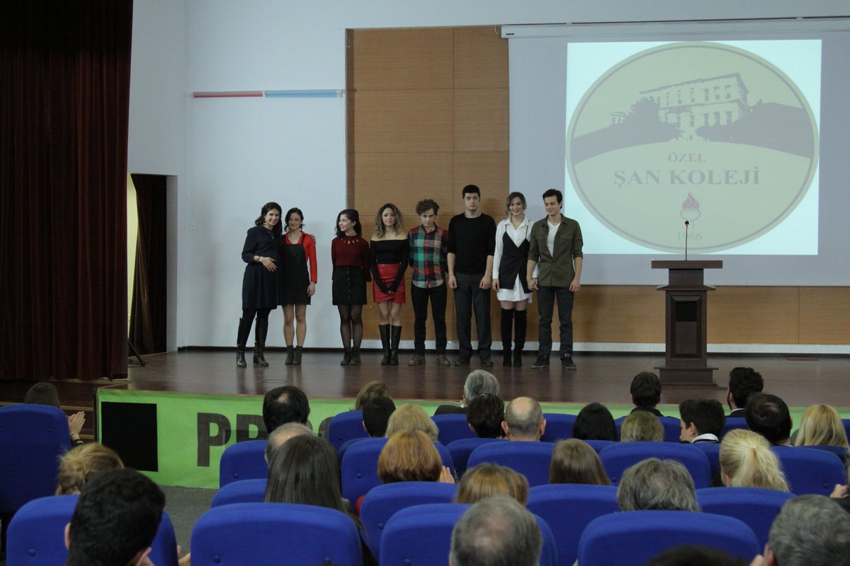 Gençler hak ettikleri güzel günlere ulaştı! #UmudaKelepçeVurulmaz'ın final bölümünden en özel anlara göz atalım! 🙋 fox.com.tr/Umuda-Kelepce-…