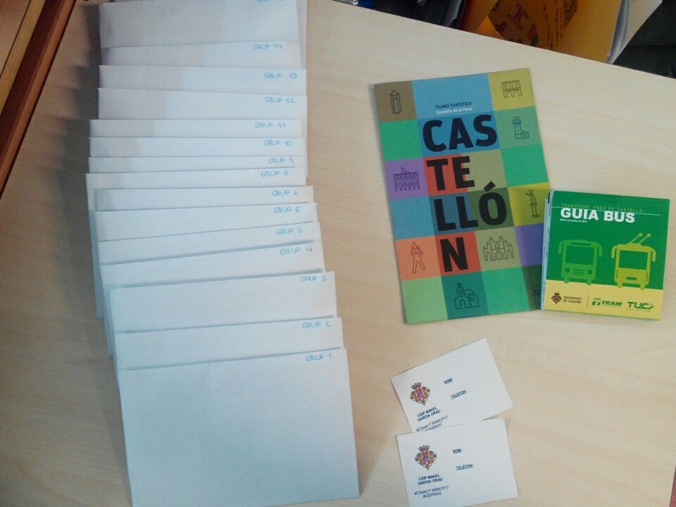 Reliyas7's tweet photo. Més preparatius per a la #Castellonada #CSada17 #WMCP17 #CEIPMGG @lamestracoral @lamestracarmen @CarlyPeris https://t.co/5F8MBcy4TD