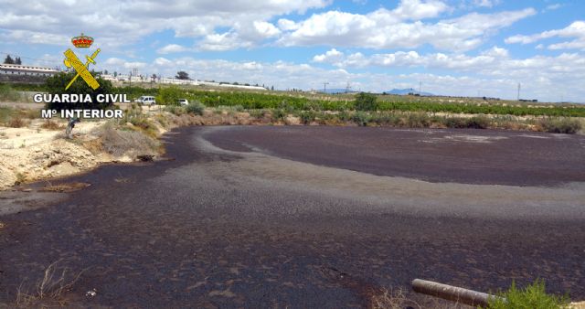 guardiacivil's tweet photo. Si observas que las aguas de un río o cualquier otra fuente, fluyen con color o aspecto raro, colabora y llámanos 062
#Gcomprometidos https://t.co/MUtwiDFv7M