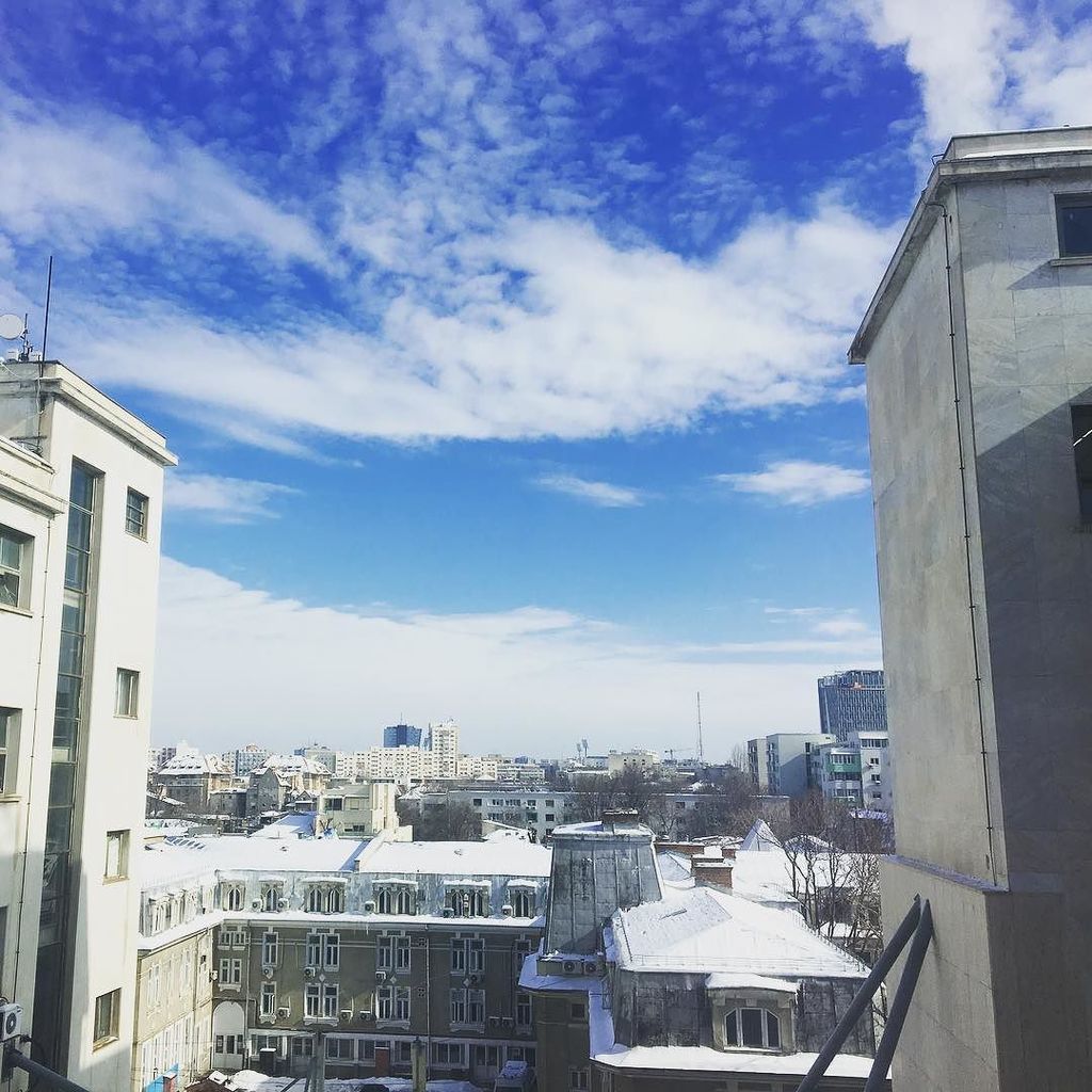 LoloableStuff's tweet photo. Sun is up! 
#prayingforspring #work #view #Victoria #hatecold https://t.co/7WUsry6fux