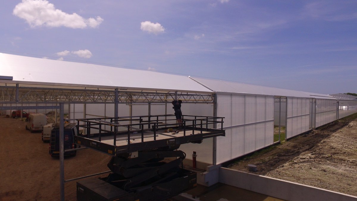 Topverhaal over #foliekassen en nieuwe locatie in Vakbladvoorde <a href="/bloemisterij/">Bloemisterij</a> Lees het hier! tinyurl.com/jsxbaro #ideaalplaatjebereikt