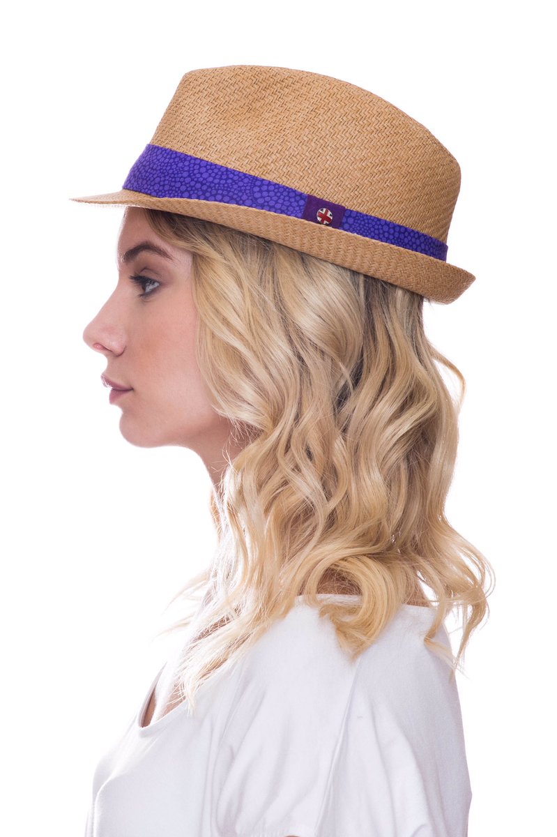 CustomFedora tweet picture