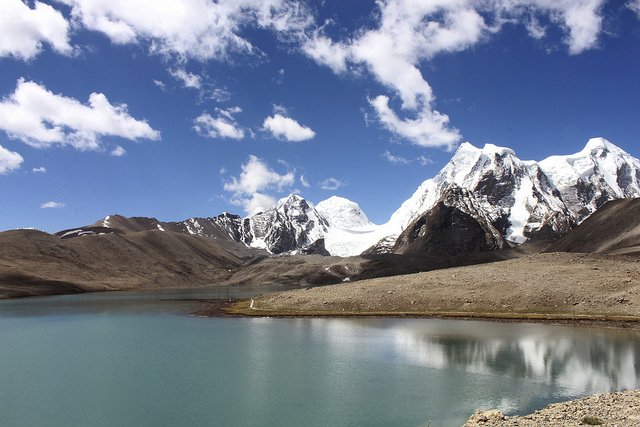 TedThomas77's tweet photo. Top 6 Enchanting Lakes in India That Are Untouched @Holiday_Bug https://t.co/jruJTVhzQX https://t.co/rnEwuApRVg
