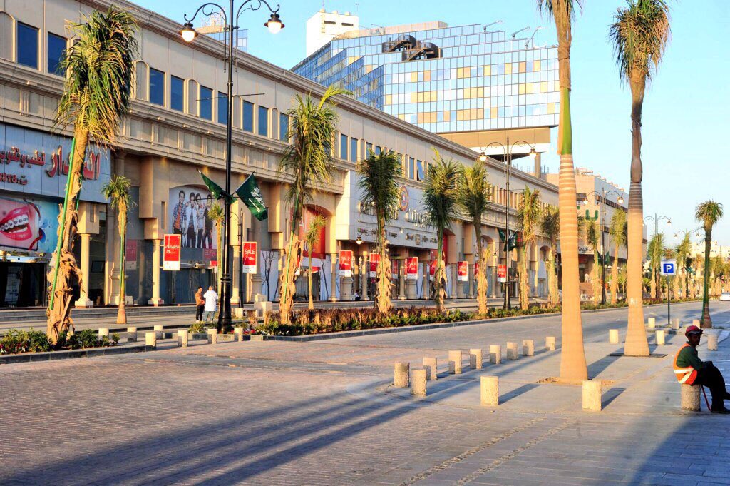 مشاريع بريدة Pa Twitter نتمنى من أمانة القصيم تطوير طريق الأمام البخاري الذي يضم العديد من المطاعم والكافيهات الراقية ليكون متنفس للأهالي ويصبح بهذا الشكل بريدة Https T Co T6b280s8cd