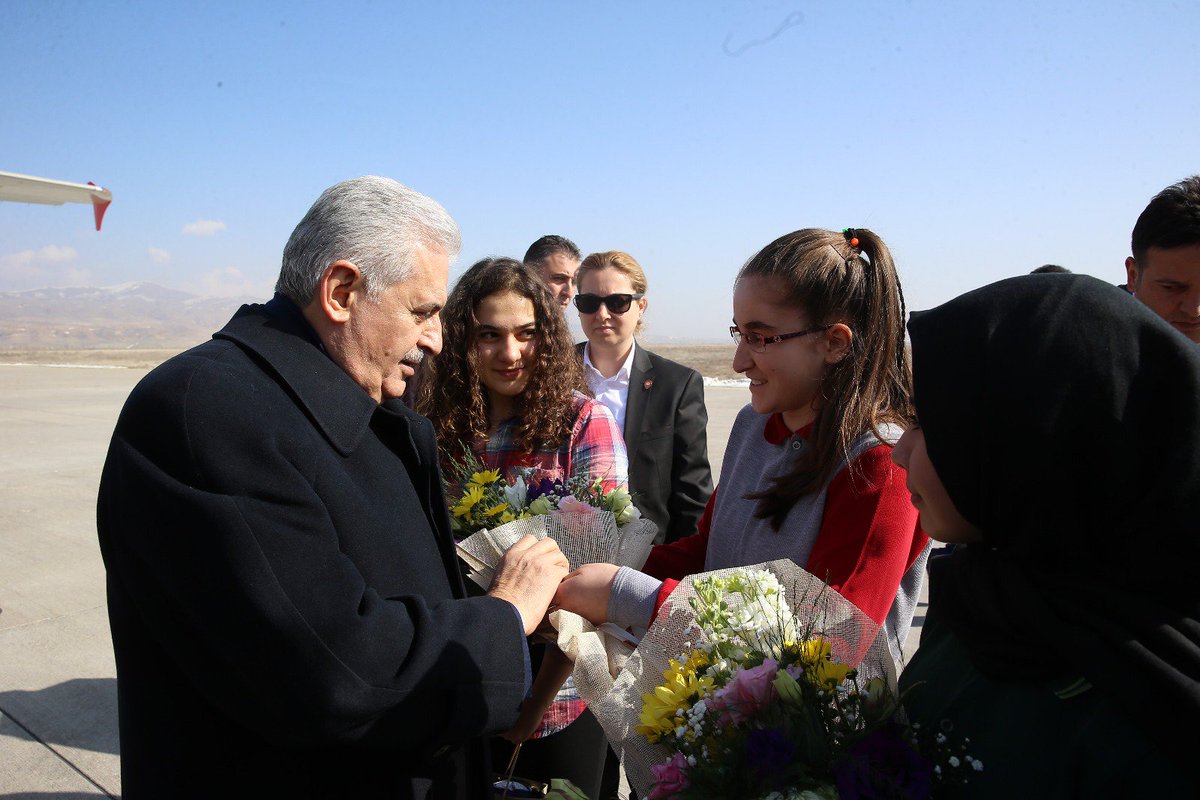 Başbakan Yıldırım, Aksaray'daki Tuz Gölü Doğalgaz Depolama Tesisi Açılış Törenine katılmak üzere Nevşehir Havalimanına geldi.
