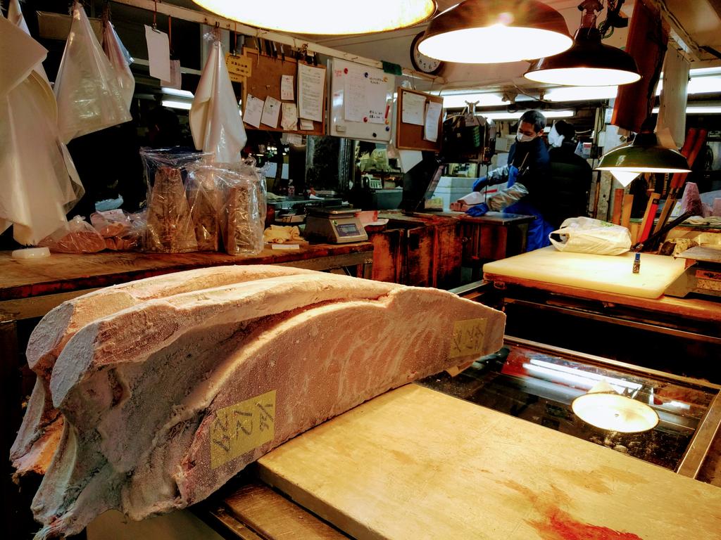 SellerTeam's tweet photo. Tuna tuna tuna #tsukiji #tokyo https://t.co/BFTP0PbwYa