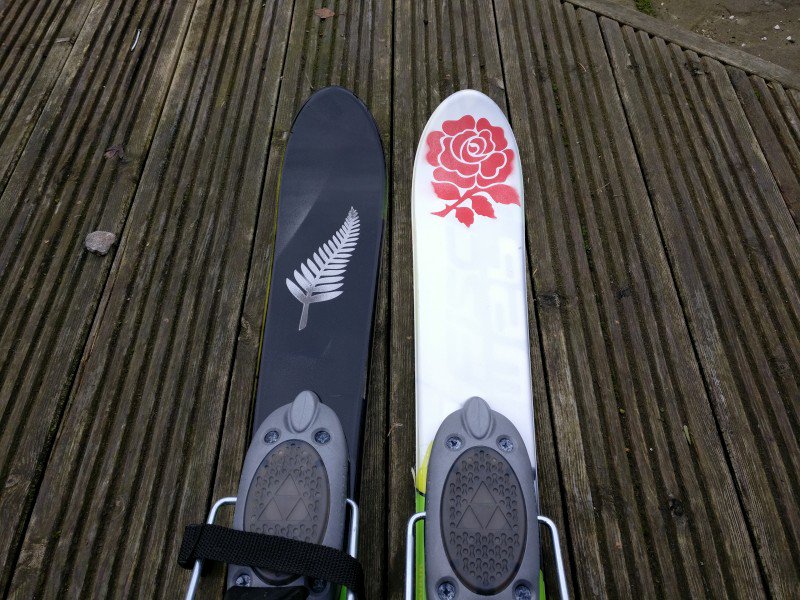 ActionPaints's tweet photo. RENU getting ready for skiing... a bit worried the ski on the left will dramatically out perform the one on the right. #madeitmine #RENU https://t.co/ZYtBYrk1eR