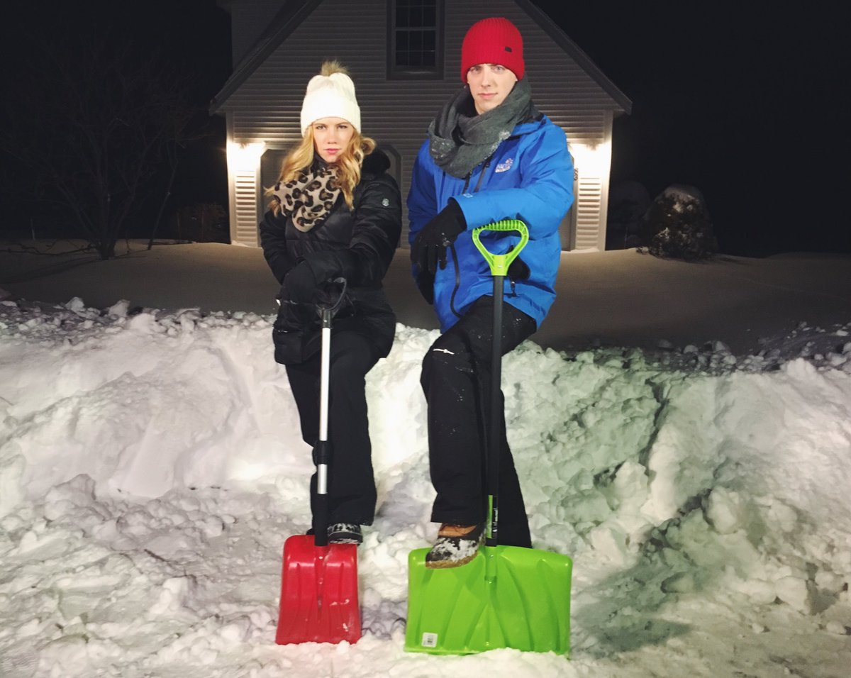 KelseyPHL17's tweet image. The fiercest shovelers in the game.... #NEWSCENTERnow #digout