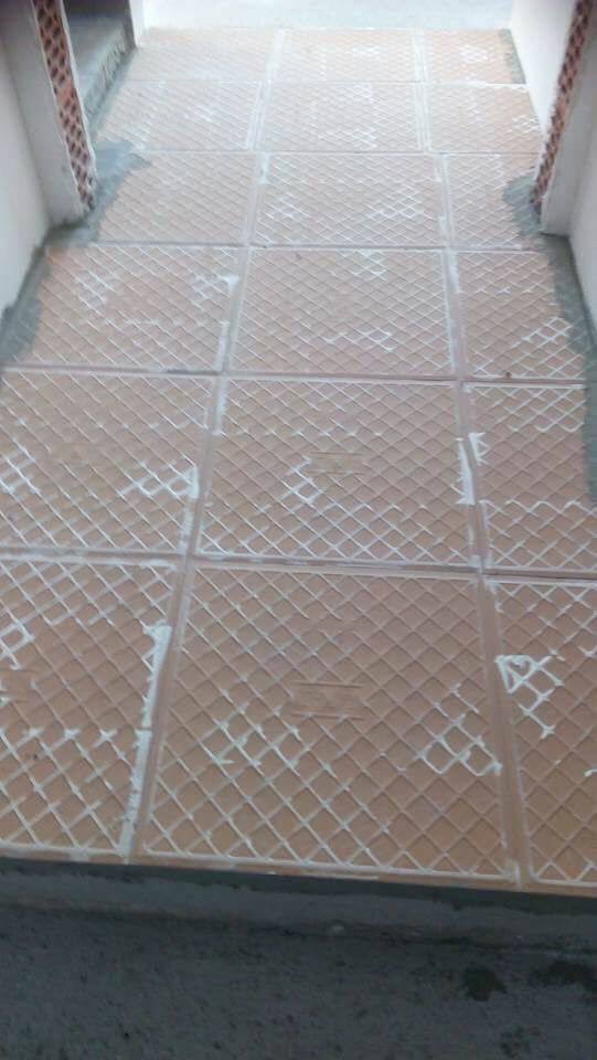reformatodo's tweet photo. Contratar con el albañil del barrio puede traer consecuencias, por eso llámenos y evítese inconvenientes... https://t.co/D8JpkWBZJi