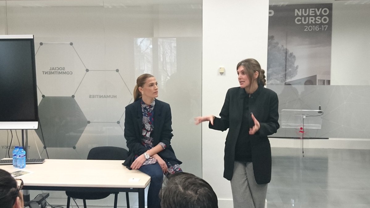 SantiSregadera's tweet photo. Con @lasanchez en la @universidadcjc para los alumnos de @UCJCProtocolo #Eventos #MásterEventos. Es una pasada contar con su testimonio https://t.co/LSdhcRbBys