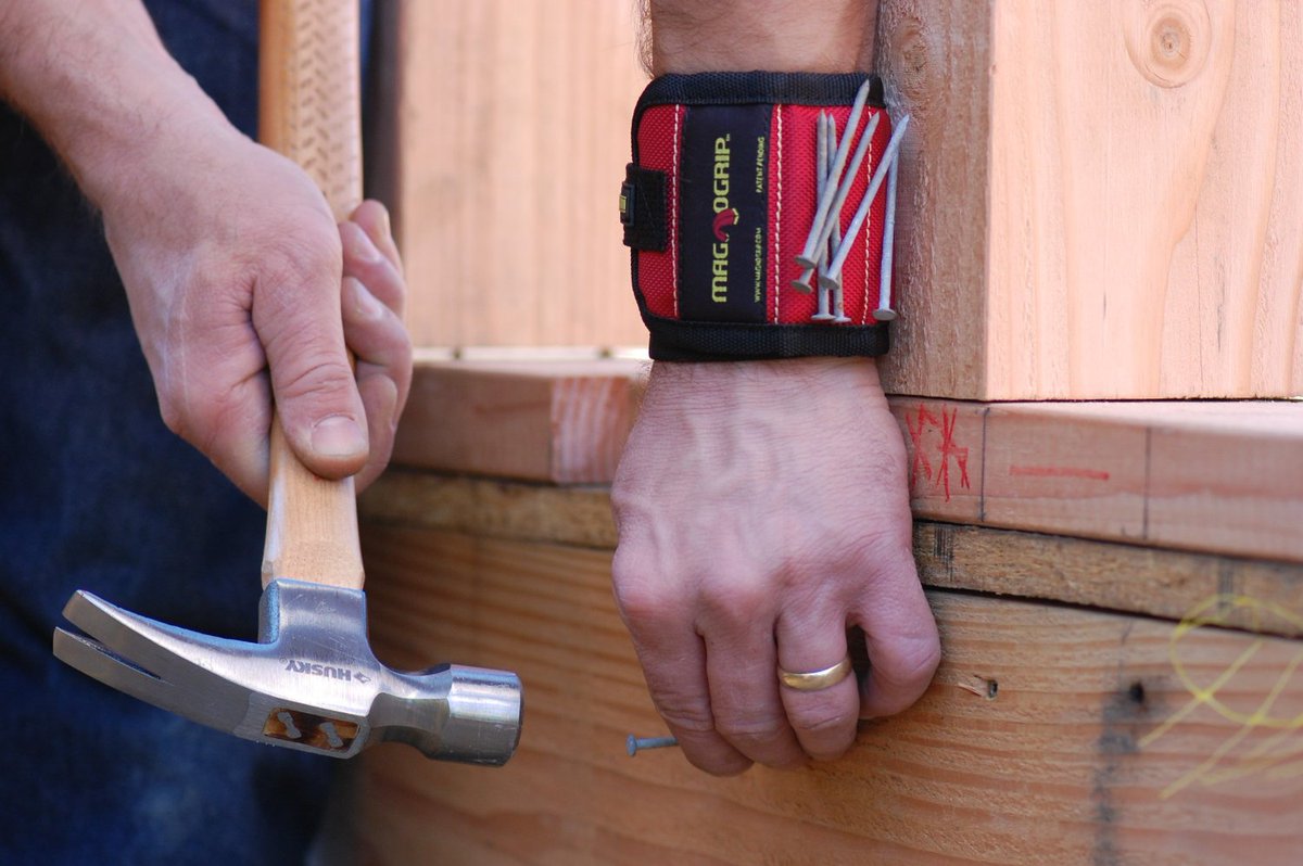 HammerTeile's tweet photo. Sehr praktisch beim Handwerken 😃
Magnetischer Schraubenhalter!
#heimwerken #nützlich #arbeiten
GIBT'S HIER >>> https://t.co/sQ30k91UDG https://t.co/MpCvxQNpjG