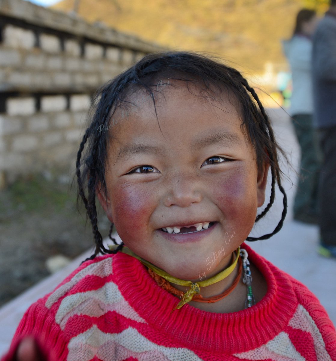 How Happy a Tibetan girl
Award-winning photo by Siling Cui