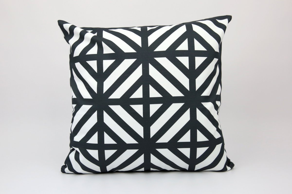tudortimeshop's tweet photo. #Love #monochrome? Our #geometric Architecture cushions fuse contemporary #pattterns with a twist of #tudor #style. https://t.co/PiNaDsYkBG https://t.co/bSMWOHb3Tp