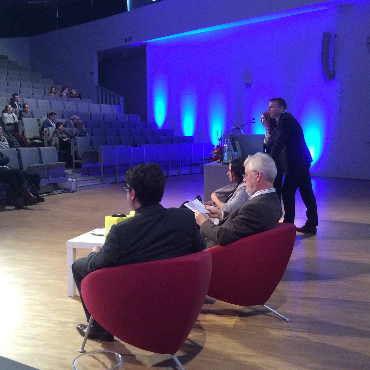 iotacongress's tweet photo. Multidisciplinary case discussions on possible #ovariancancer at #iota2017 https://t.co/qi4fWzDfmH