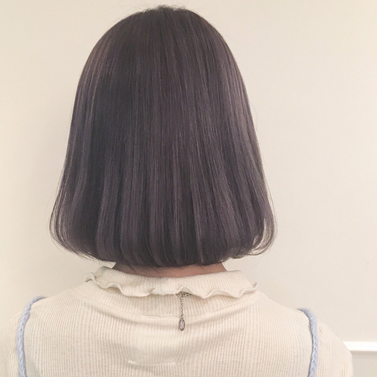 やしまひとみ Sur Twitter むっちゃんボブと安定のラベンダーグレー この色とおっても色落ち が綺麗なのです ミルクティーホワイトベージュみたいに落ちてくれるの ブリーチでいっぱい抜いてるけど 春にオススメカラーです 透け感のあるボブもこの春 やしまひとみ Sur Twitter むっちゃんボブと安定のラベンダーグレー この色とおっても色落ち が綺麗なのです ミルクティーホワイトベージュみたいに落ちてくれるの ブリーチでいっぱい抜いてるけど 春にオススメカラーです 透け感のあるボブもこの春